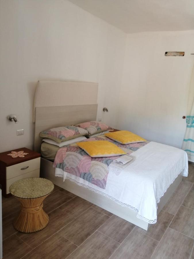 Bed and Breakfast Elia'S House Padru Exteriér fotografie